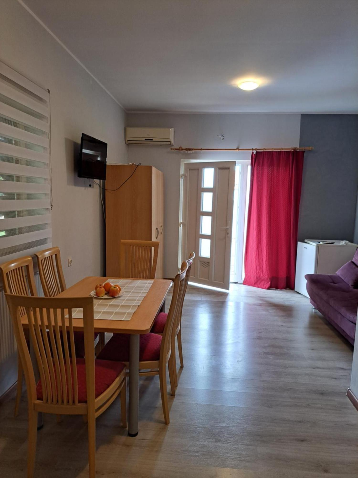 Sobe Apartmani Svitlana Sukosan Exterior photo